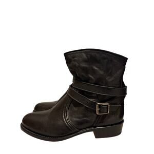 Frye Size 6 Dorado Soft Black Leather Pull On Booties Made in Spain EUC